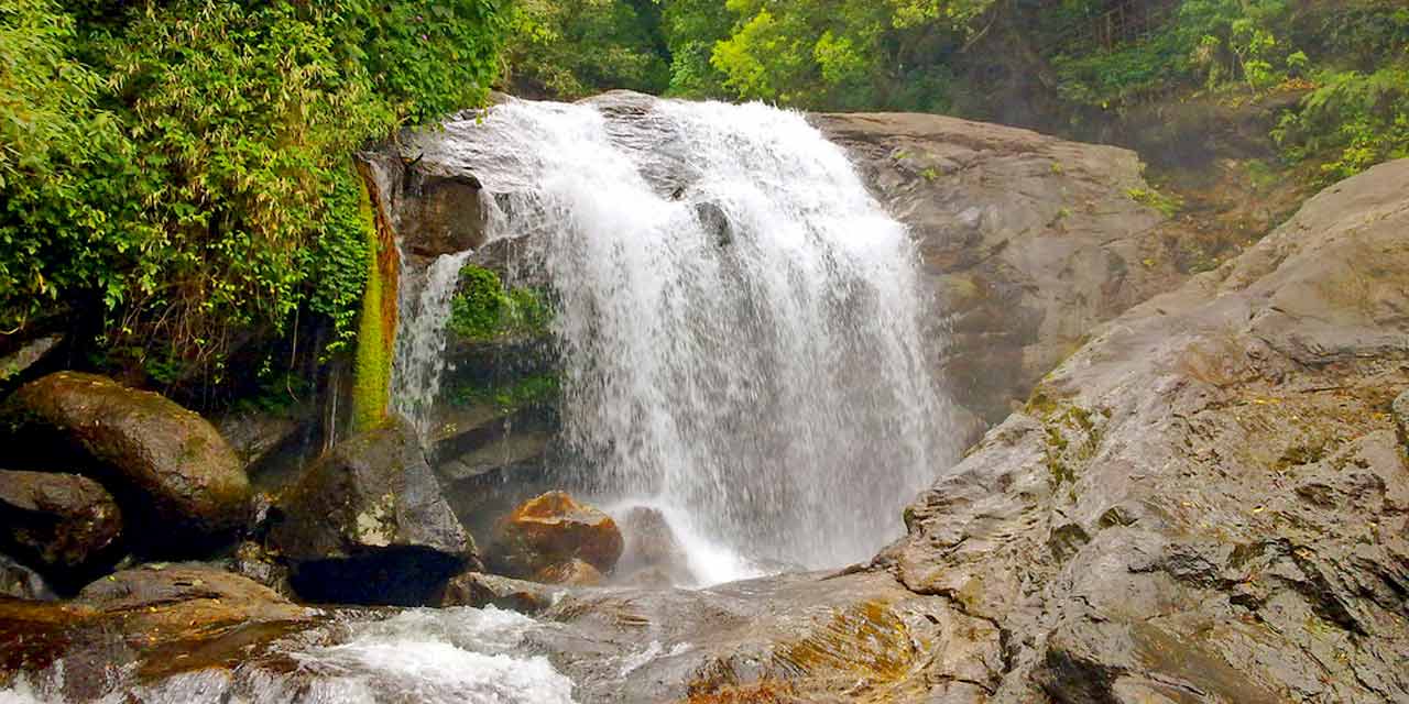 Lakkom Waterfalls, Munnar