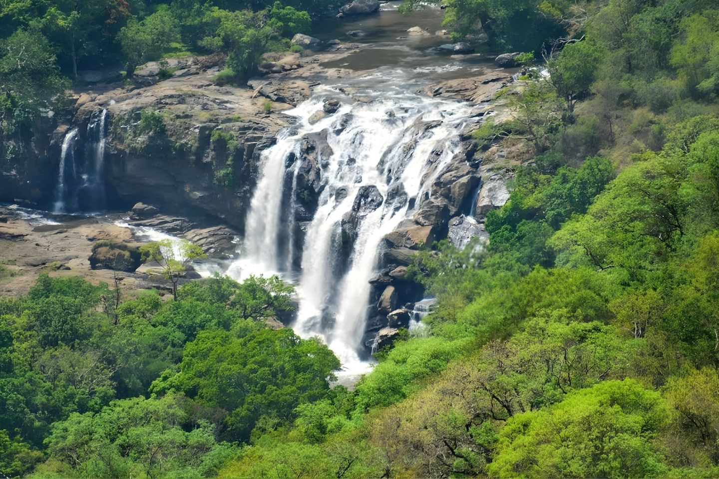 Places to Visit Thoovanam Waterfalls, Munnar